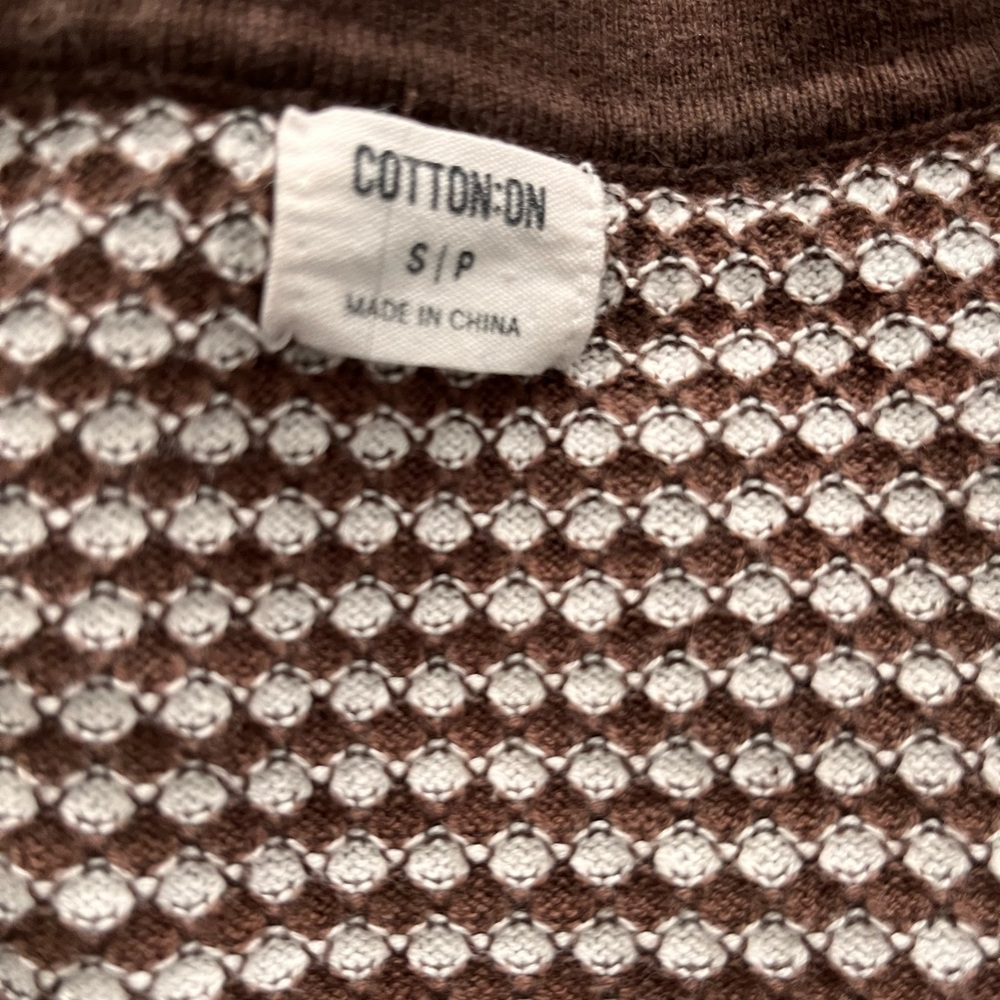 Collared button up crop top - Picture 3 of 3